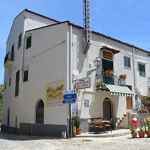 Hotel Ristorante Pizzeria Del Viale, Palazzo Adriano